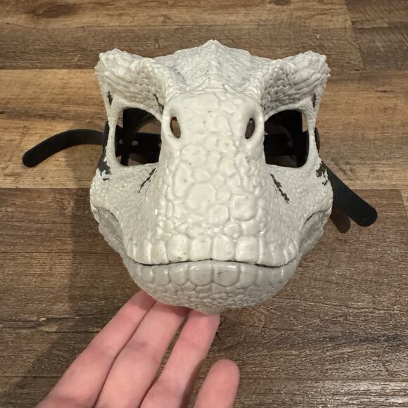 Jurassic World Chaos Theory Atrociraptor Dinosaur Mask W/ Sound Moving Jaw 2024 - Picture 1 of 6